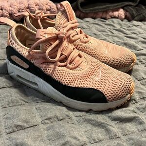 Pink Nike Air Max!!